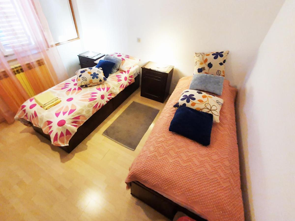 Apartmani Senka イカ エクステリア 写真